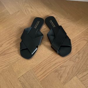 Saks Fifth Avenue black crossover sandal